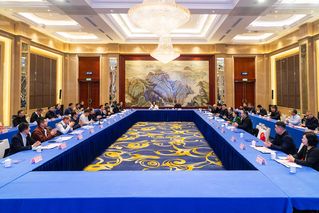 潍坊学院校友会第一届理事会第四...